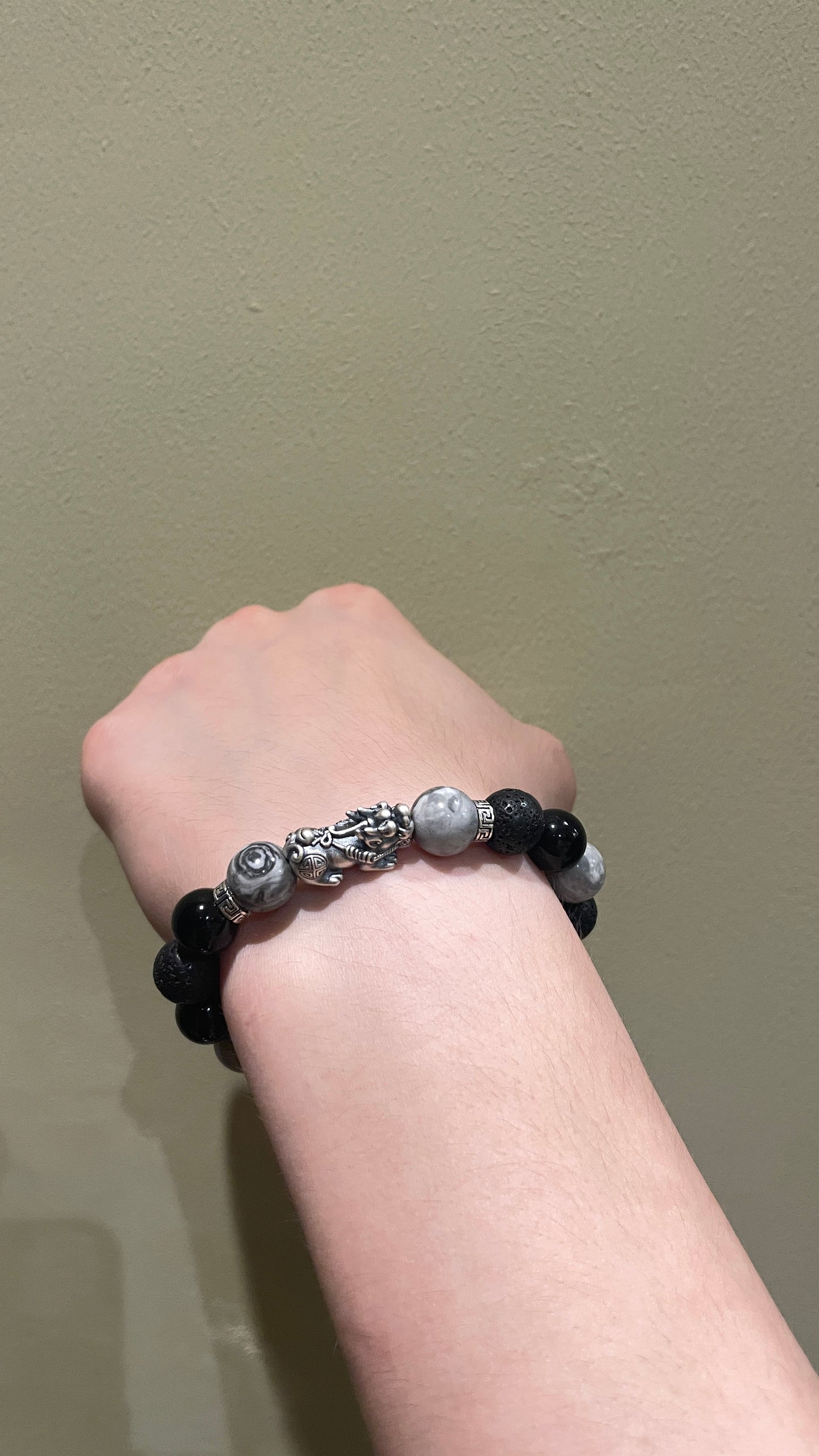 Silverwatch Pi Xiu